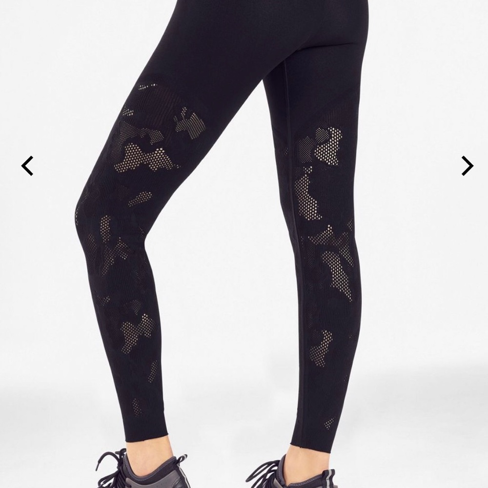 Women’s Fabletics High-Waisted Camo Legging XS